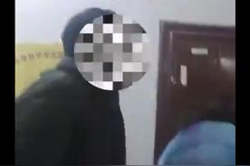 男子困电梯太久获救后推骂消防员