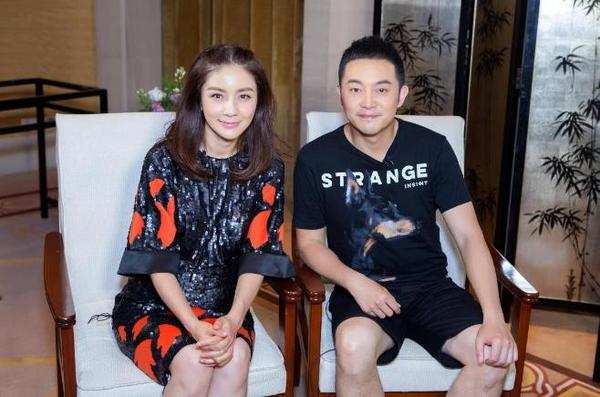 毕业后曾去凤凰卫视电影台实习,1998年开始主持《欢乐总动员》,《小