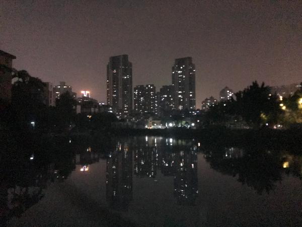 大学毕业典礼背景图无字（大学毕业典礼背景图无字版）