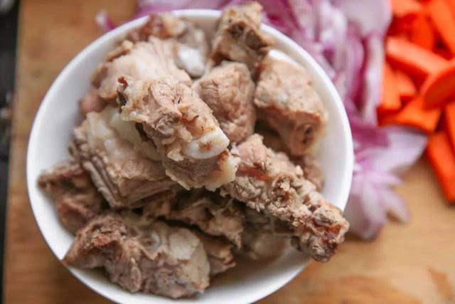 美味新疆羊肉抓饭，用电饭煲也能做！