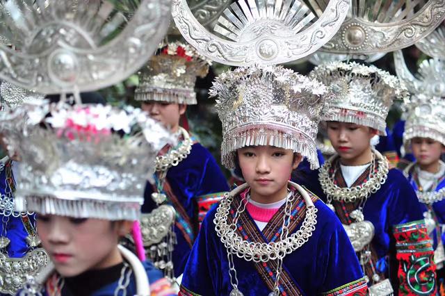 侗族姑娘美，侗族山寨秀，新年里侗族人的民俗活动