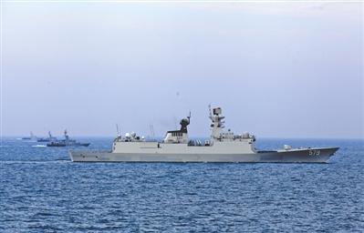 海军第二十四批护航编队与科威特海军举行小型联演