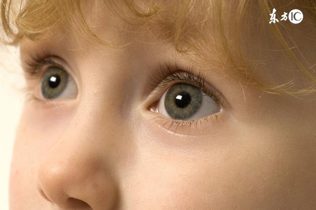 婴儿眼睛正常图片图片