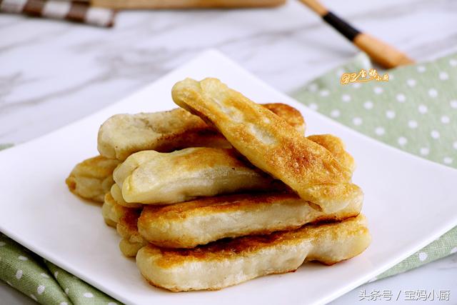 它是最好吃的面食，比馅饼好吃，比饺子还香，吃上一口就收不住筷