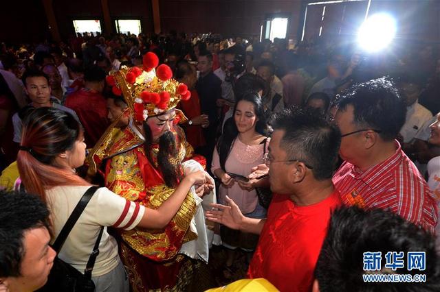 马来西亚举办文化表演庆祝春节