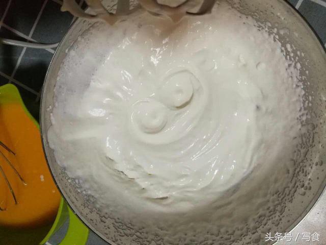 萌上天的小黄鸡慕斯蛋糕，这个夏天你必学的芒果季简易甜品