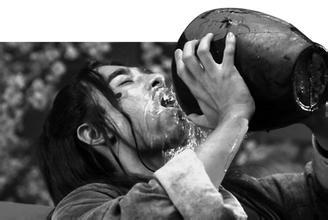 嗜酒如命是什么意思