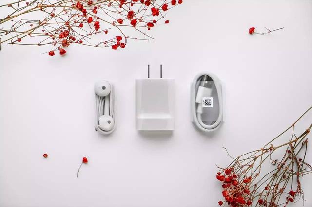 華為公司nova 2 Plus 魔鏡板圖賞：更閃耀，更出色
