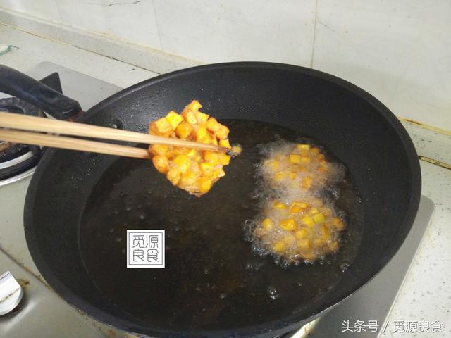 不用揉面，早餐就爱它，比葱花鸡蛋饼简单还更好吃，特别香甜