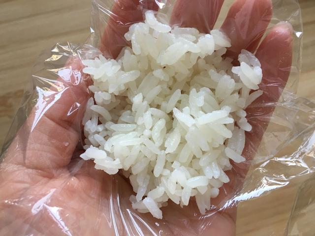 这样做出来的米饭颜值高，味道好，一口一个非常满足！