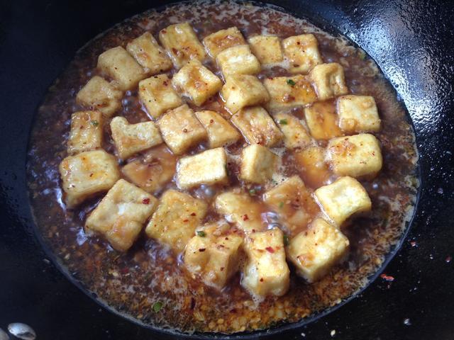 豆腐這樣做太好吃了，保你多吃兩碗飯！