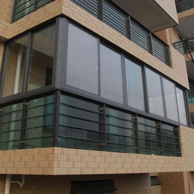 这要看凤铝什么型号的料,像888推拉窗双钢260左右,50平开窗四连杆用