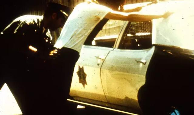 为了90美元，他们在实验里成为真实的恶魔与羔羊，仅6天就已失控