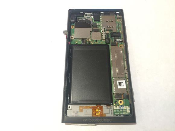 花30元买到Lumia800尸体机，拆开后发现做工真精湛