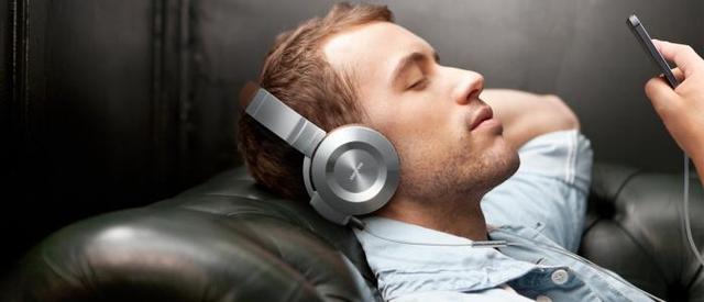 每天戴耳机听歌超过1小时对人体有什么坏处