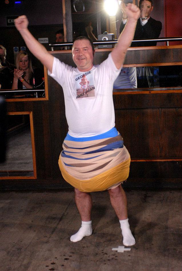 那些全球令人瞠目的奇闻异事 整个人都被吓傻了