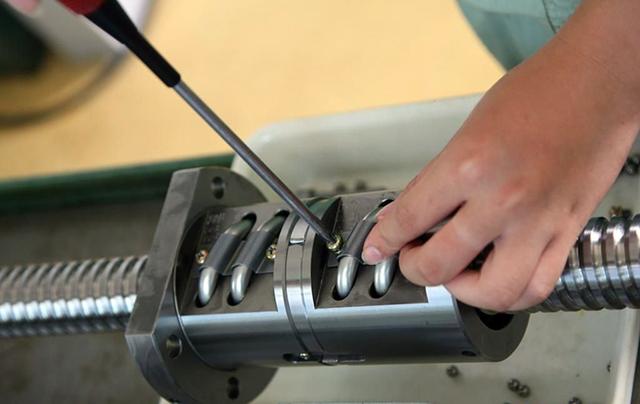 丝杠自锁条件(滚珠丝杠自锁条件)