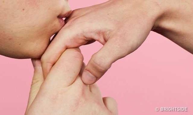 涨姿势：18种浪漫又激情的接吻方式，get～