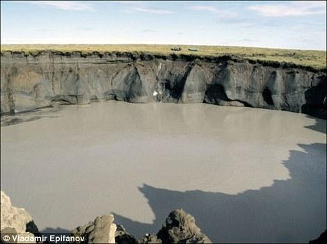 西伯利亚坑洞诞生怪象：一声巨响，天空发光