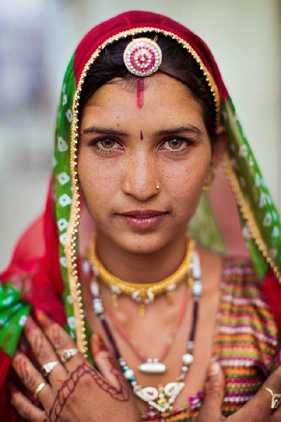摄影师费时2年拍下各国女子，寻找最原始的美