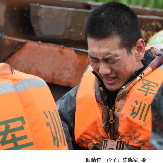 知音头条特别报道：武汉新洲告急，驻军官兵死守大坝抗洪