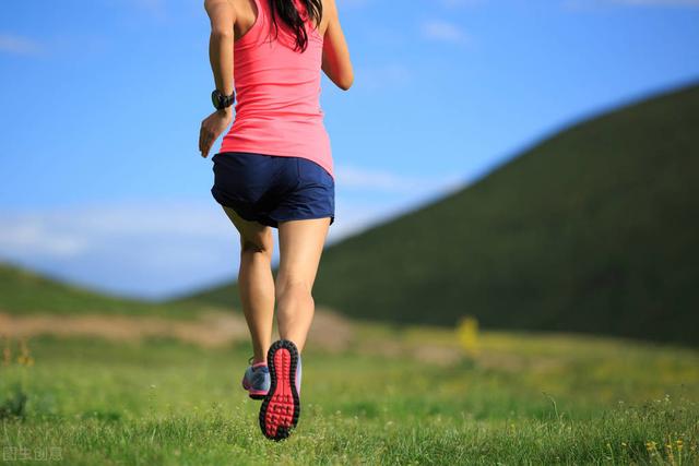當你厭倦了跑步，這3個不一樣的跑法，提高燃脂效率