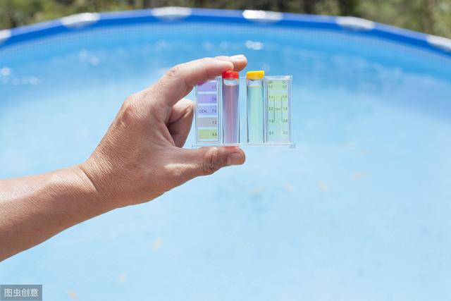 水的总硬度测定实验中加入氨缓冲液起什么作用