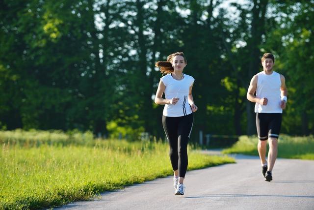 當你厭倦了跑步，這3個不一樣的跑法，提高燃脂效率
