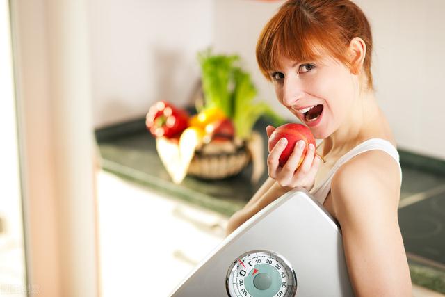 減肥達人的4個飲食竅門，堅持一個月，體重下降10斤