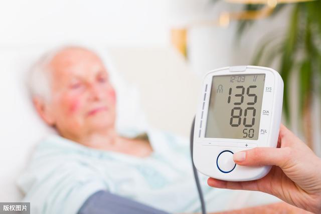 高血压和糖尿病相比谁更严重？