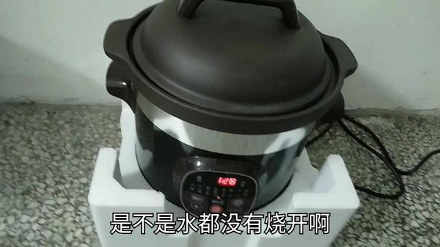 电炖锅炖汤炖多久才会沸腾啊?如果不会沸腾能喝么