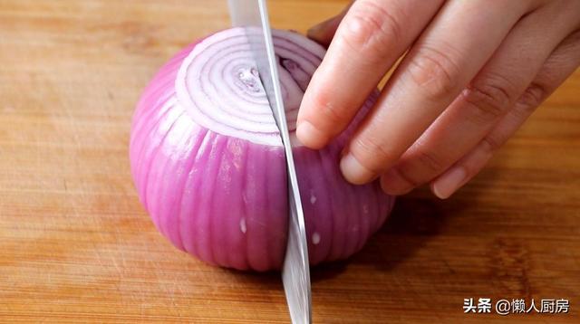 这是鸡腿的特别做法，不要焯水不用过油，味道比饭店做的都好吃