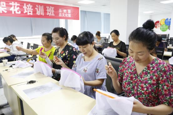 衡水市固城县：志愿服务送技术 铺就巾帼致富路