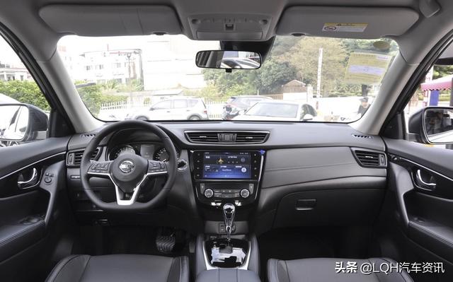 最适合家用的三款SUV，低至16.98万，RAV4、CR-V和奇骏怎么选？