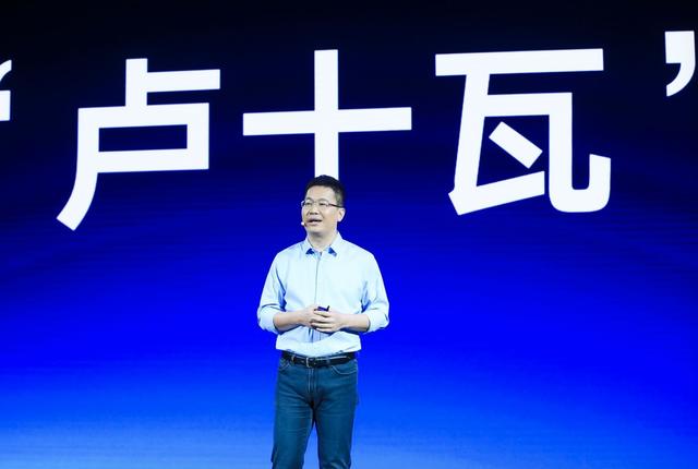 卢伟冰公布好消息：新机性能超强，对标荣耀X10