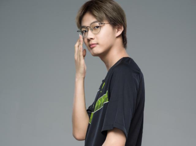 IG被LGD当人机吊打，74分钟就打完BO5！看到冒泡赛对手就没希望了