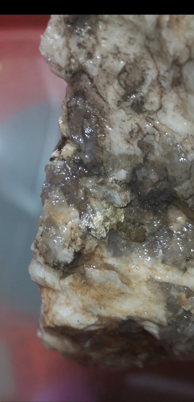 金矿石用眼睛怎么鉴别(金矿石多少钱一克)
