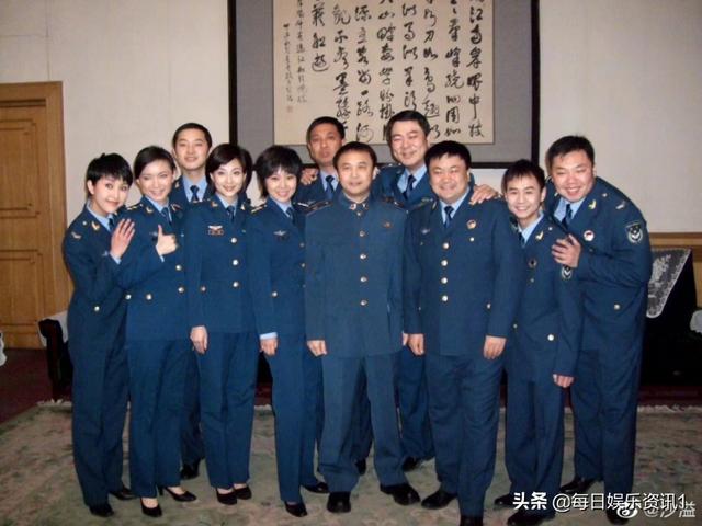 沙溢忆往事空军岁月引发热议网友:这些年你经历了什么