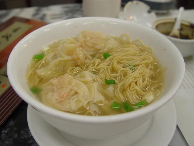 广州"最具情怀"的面食，看上去朴实无华，实则耗费几小时做成