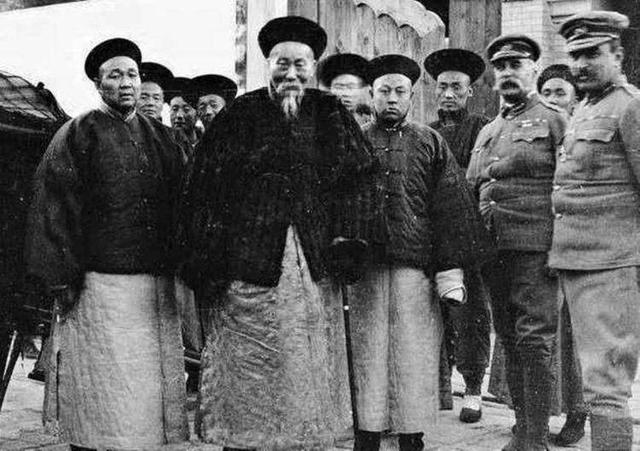 清朝为什么会灭亡？鲁迅：看清朝人走路的样子