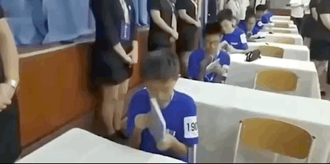 无脑吹捧，这综艺还有下限吗？