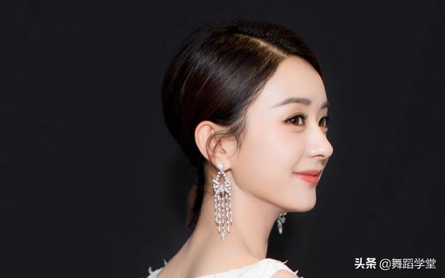 综艺不请赵丽颖，并非因为“赵小刀”之名，而是那场与李湘的对峙