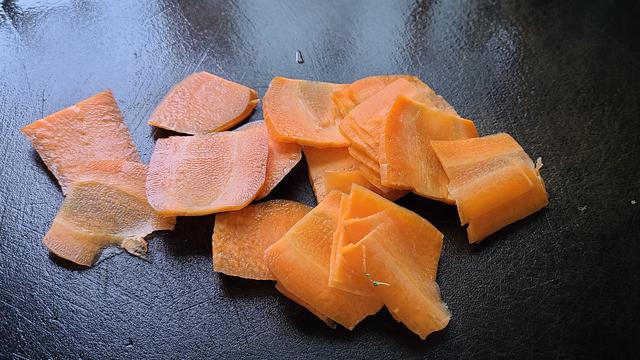 花菜最简单的做法，学会这个家常做法，开胃下饭，天热要多吃