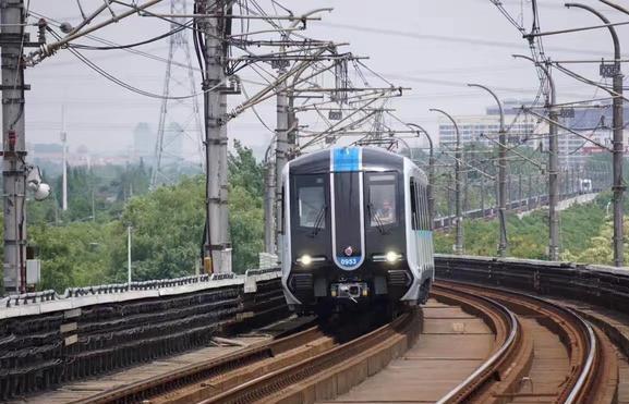 探讨上海轨道交通9号线在松江的拥挤：运力不足