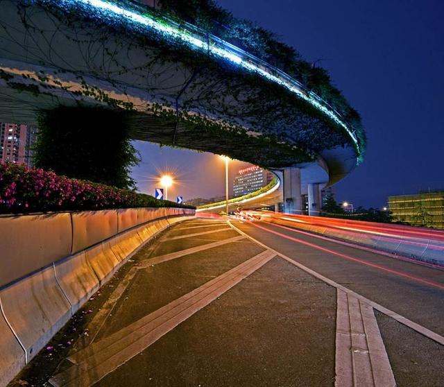 无锡高架桥事故:别让高架成"高价"