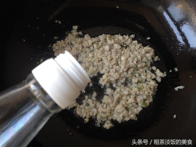 豆腐这么做，特别适合孩子和老人吃，鲜美滑嫩易消化还补钙