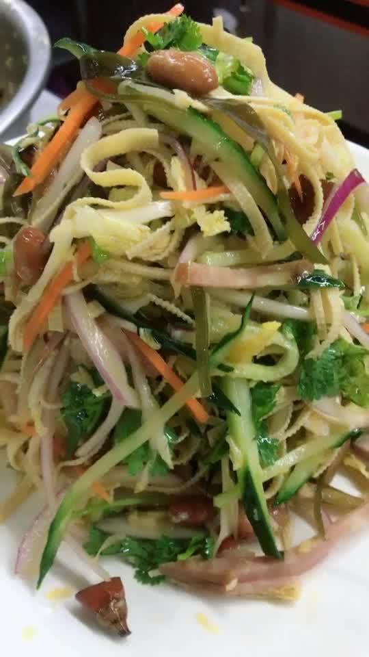 家常爽口涼拌菜，7種食材切成的絲混搭，味道超級(jí)棒！