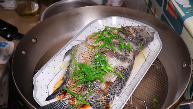 清蒸鱼新做法 肉质鲜嫩  口味清新咸鲜-起舞食谱网