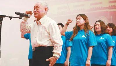 83岁电影表演艺术家牛犇入党了!“我眼里都是泪”