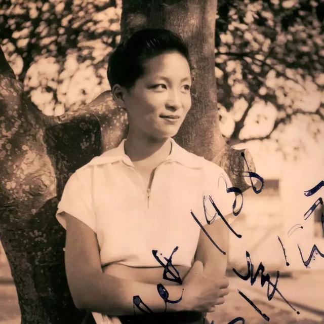 伍锦霞--她一生只穿男装，让36个女人拍了一部香艳巨片，一个彻底释放的人生